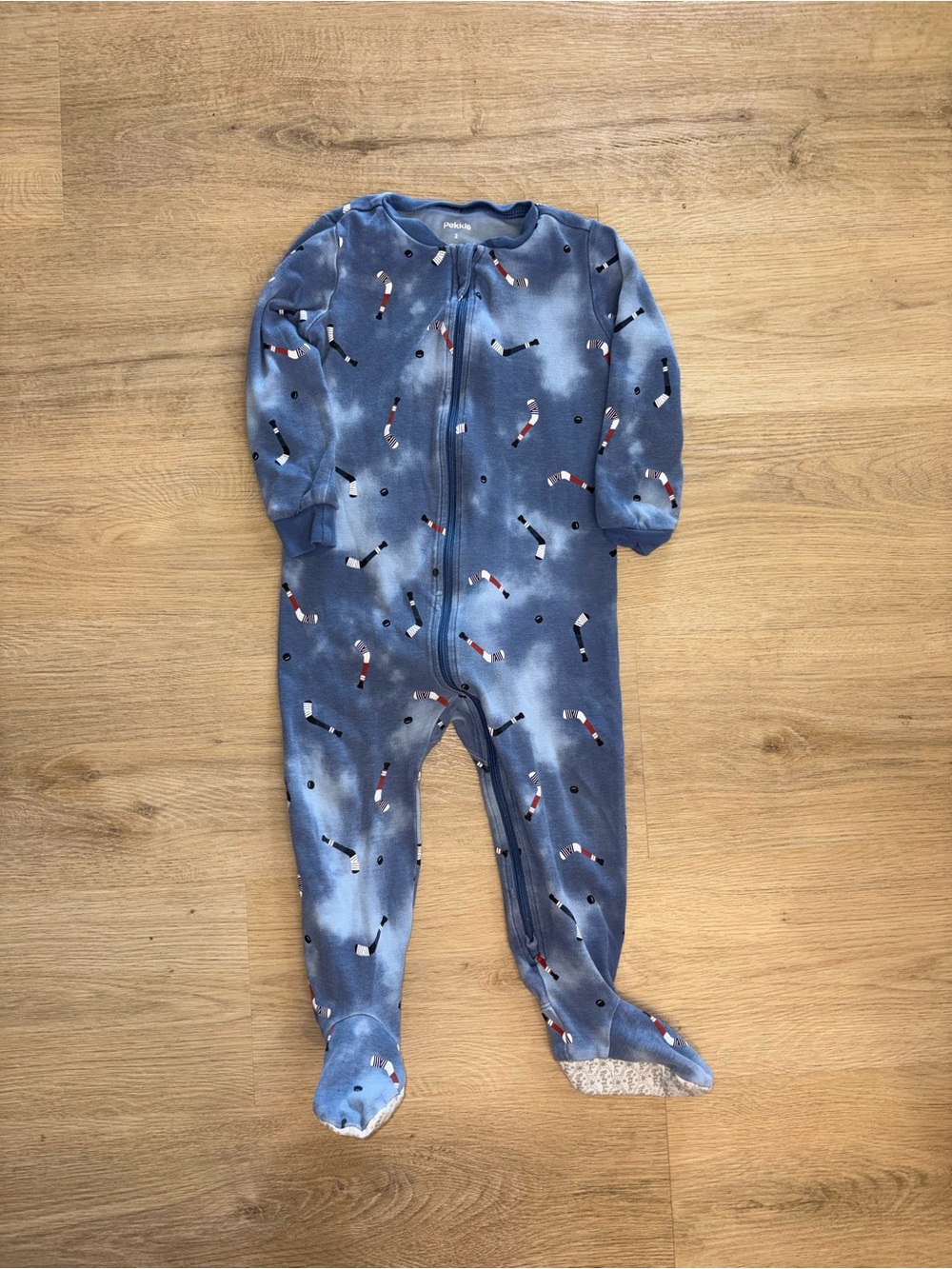 Pekkle hockey sleeper